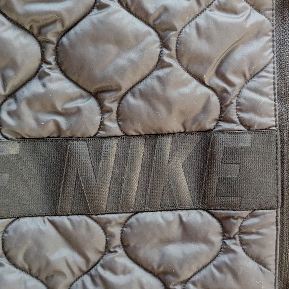 Nike Aerolayer Running Gilet Vest Women’s Sz S Black Quilted Thin Puffer Pockets - Picture 11 of 15